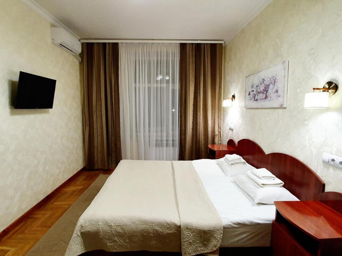 Hotel Sluch Starokostyantyniv Habitación foto